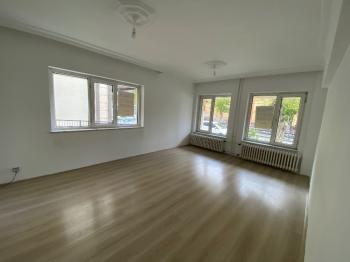 Güvenay - Çorum Üçtutlar Mahallesi Atatürk Lisesi Yanında 4+1 Kiralık Daire 