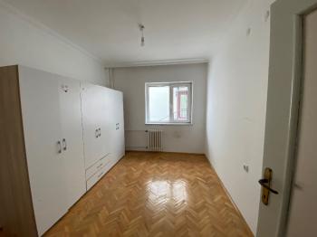 Güvenay - Çorum Üçtutlar Mahallesi Atatürk Lisesi Yanında 4+1 Kiralık Daire 