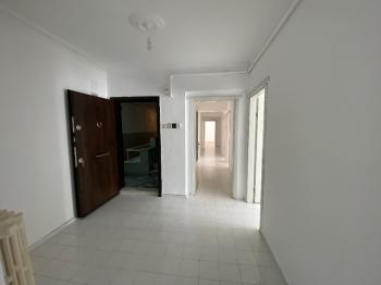Güvenay - Çorum Üçtutlar Mahallesi Atatürk Lisesi Yanında 4+1 Kiralık Daire 