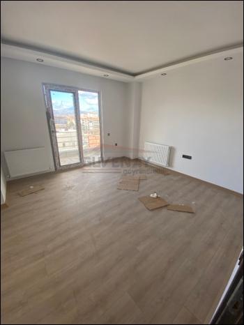 GÜVENAY - ÇORUM KALE BEST BENZİNLİK CİVARI 3+1 SATILIK DAİRE 
