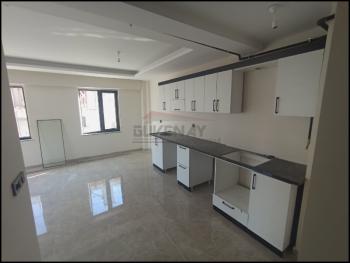 Güvenay - Çorum Çepni Fen Lisesi Bölgesi Sıfır Yüksek Giriş Full 2+1 Daire 