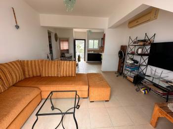 Tatlısu, Mağusa'da Satılık 2+1 Daire – Ful Eşyalı ve Havuzlu Site İçinde!