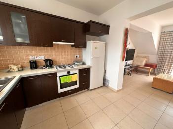Tatlısu, Mağusa'da Satılık 2+1 Daire – Ful Eşyalı ve Havuzlu Site İçinde!