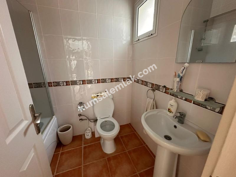 Tatlısu, Mağusa'da Satılık 2+1 Daire – Ful Eşyalı ve Havuzlu Site İçinde!