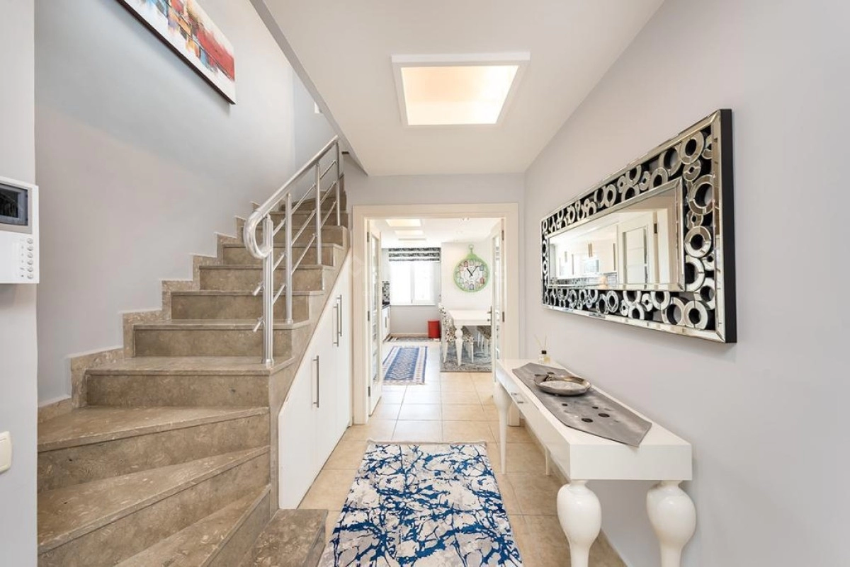 4+1 Penthouse Near Sea Tosmur