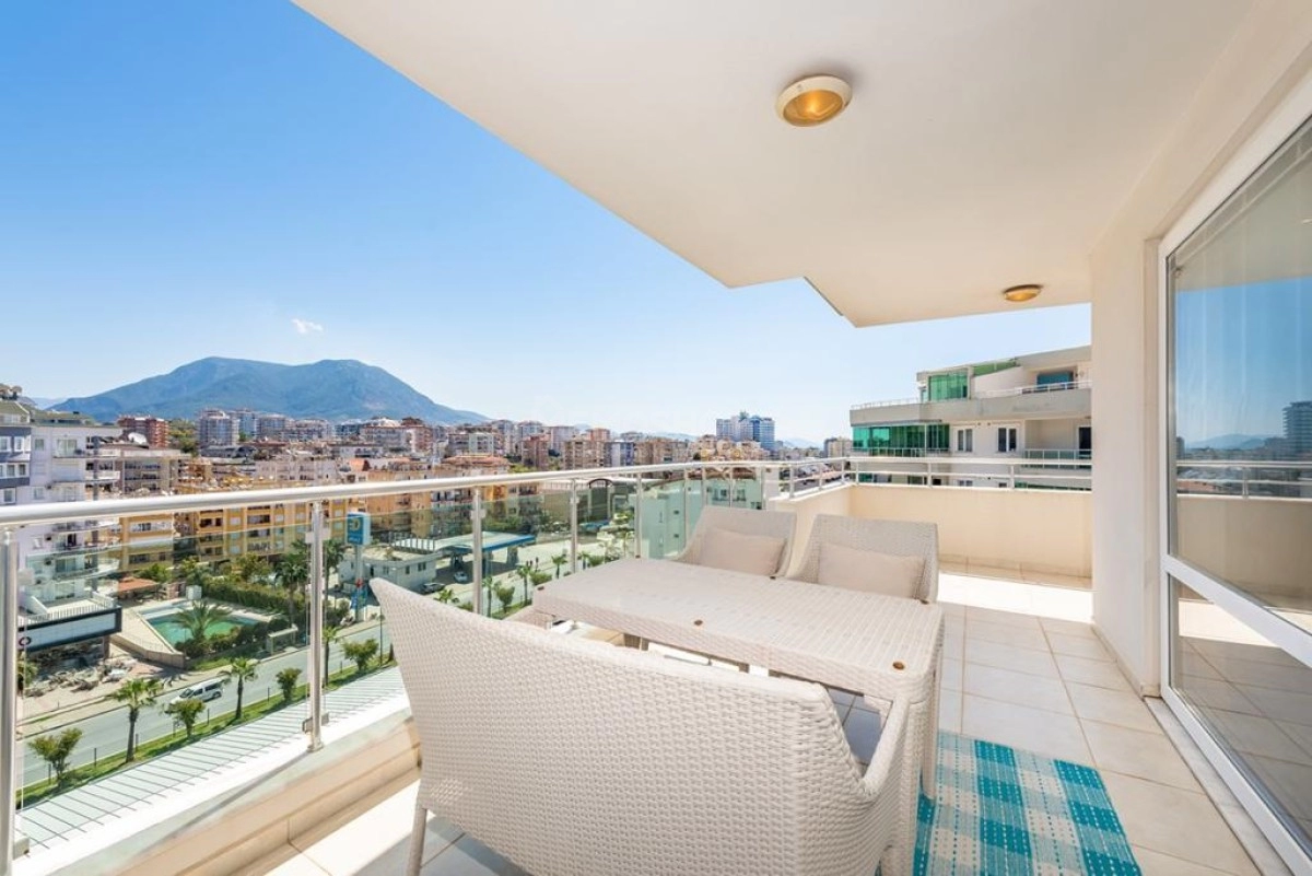 4+1 Penthouse Near Sea Tosmur