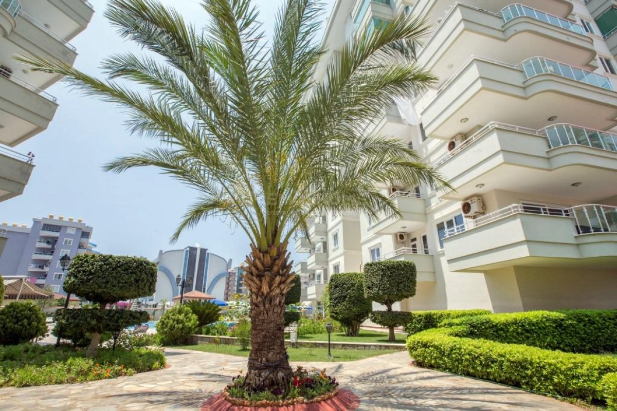 4+1 Penthouse Near Sea Tosmur