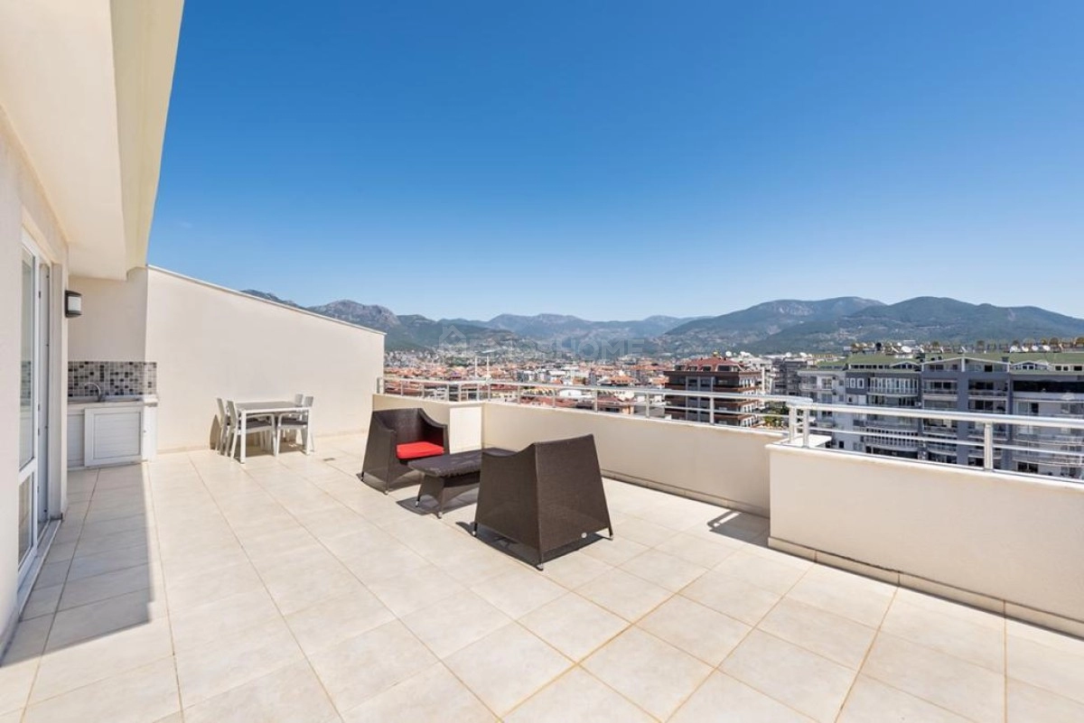 4+1 Penthouse Near Sea Tosmur
