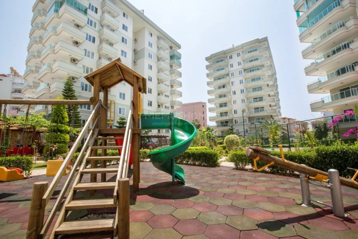 4+1 Penthouse Near Sea Tosmur