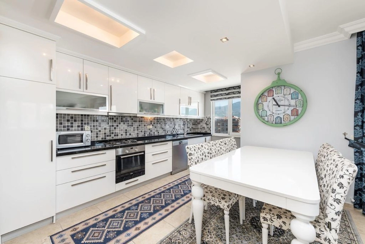 4+1 Penthouse Near Sea Tosmur