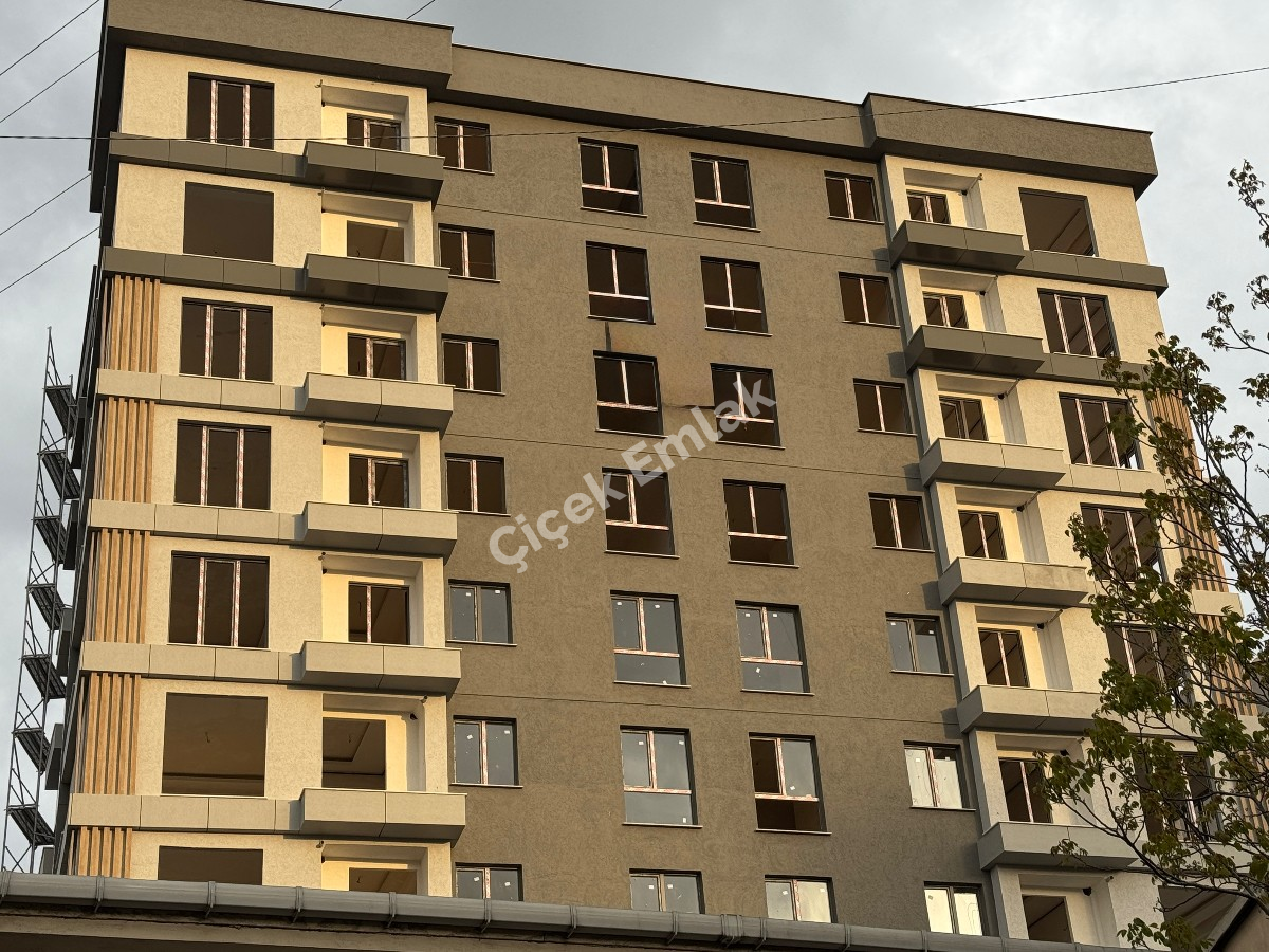 Akşemsettin'de İnşaatı Devam Eden Otoparklı Proje'de 2+1 Sıfır Satılık Daire 