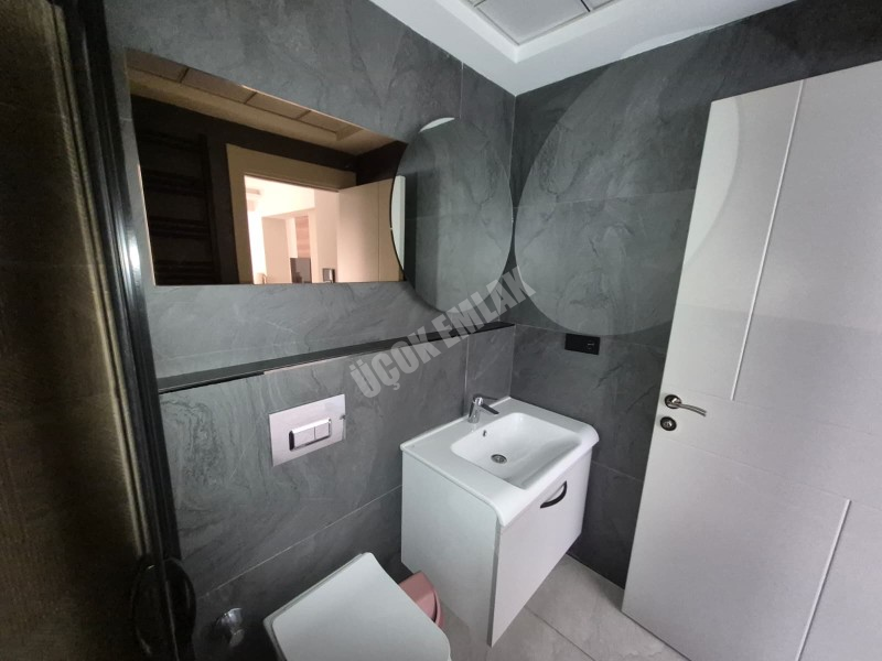AFYON ÜÇOK EMLAKTAN SÜMER MAH 2+1  75M² TEMİZ BAKIMLI EŞYALI KİRALIK DAİRE 