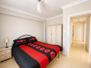 ALTINKUM MAHALLESİ’NDE HAVUZLU SİTE İÇERİSİNDE EŞYALI, 3+1 SATILIK DAİRE! DENİZE YÜRÜME MESAFESİNDE!