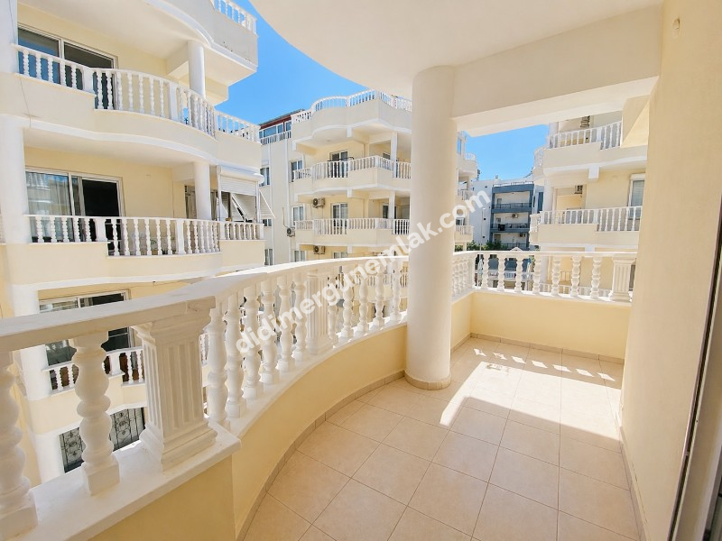 ALTINKUM MAHALLESİ’NDE HAVUZLU SİTE İÇERİSİNDE EŞYALI, 3+1 SATILIK DAİRE! DENİZE YÜRÜME MESAFESİNDE!