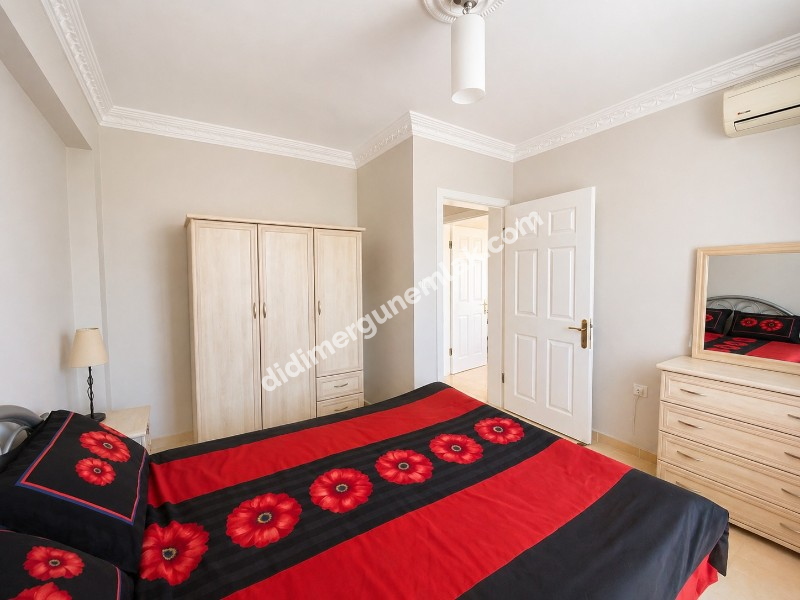 ALTINKUM MAHALLESİ’NDE HAVUZLU SİTE İÇERİSİNDE EŞYALI, 3+1 SATILIK DAİRE! DENİZE YÜRÜME MESAFESİNDE!