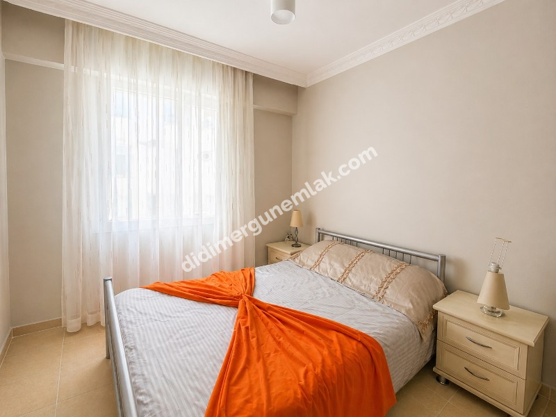 ALTINKUM MAHALLESİ’NDE HAVUZLU SİTE İÇERİSİNDE EŞYALI, 3+1 SATILIK DAİRE! DENİZE YÜRÜME MESAFESİNDE!