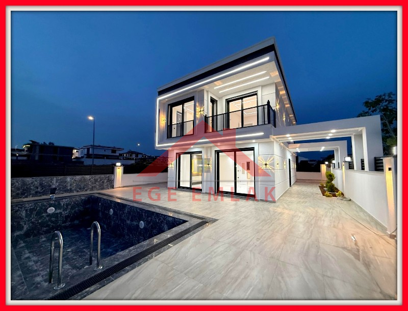 Didim'de Satılık 300 M2 Arsa Üzerinde 4+1 Villa