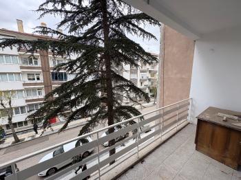 GÜVENAY -  ÇORUM ÜÇTUTLAR MAH. ILICA CADDESİ ÜZERİ 2+1 KİRALIK DAİRE
