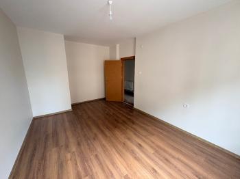 GÜVENAY -  ÇORUM ÜÇTUTLAR MAH. ILICA CADDESİ ÜZERİ 2+1 KİRALIK DAİRE