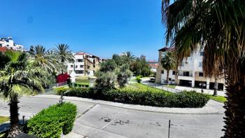 KKTC Girne Merkezde Patara Sitesinde Ortak Yüzme Havuzlu Satılık 1+1 Daire
