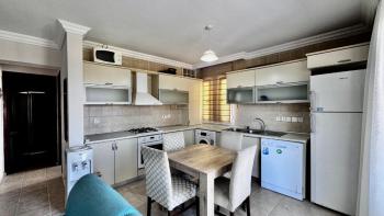 KKTC Girne Merkezde Patara Sitesinde Ortak Yüzme Havuzlu Satılık 1+1 Daire