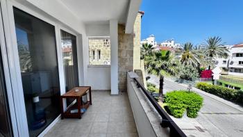 KKTC Girne Merkezde Patara Sitesinde Ortak Yüzme Havuzlu Satılık 1+1 Daire