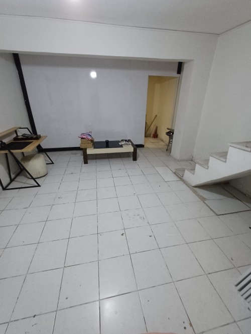 Yeşilpınar Özlem Çarşısına Yakın 140 m2 Kiralık İşyeri