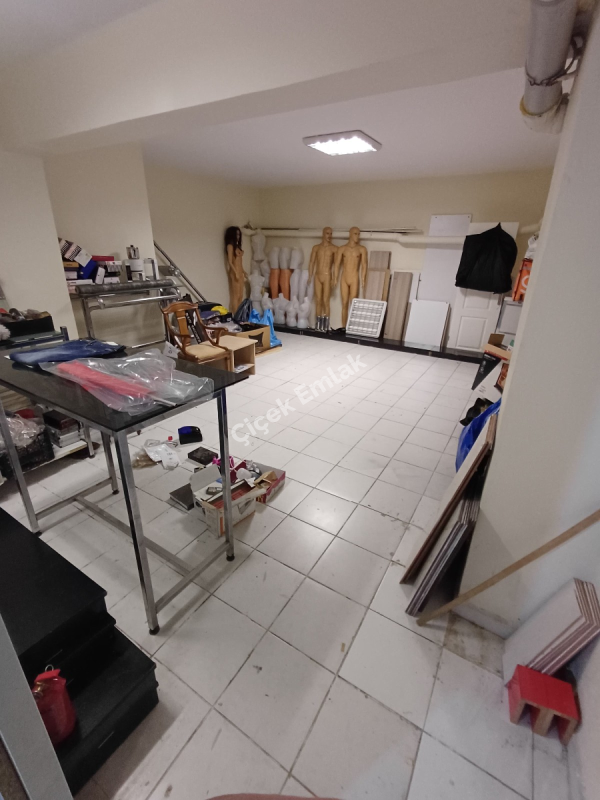 Yeşilpınar Özlem Çarşısına Yakın 140 m2 Kiralık İşyeri