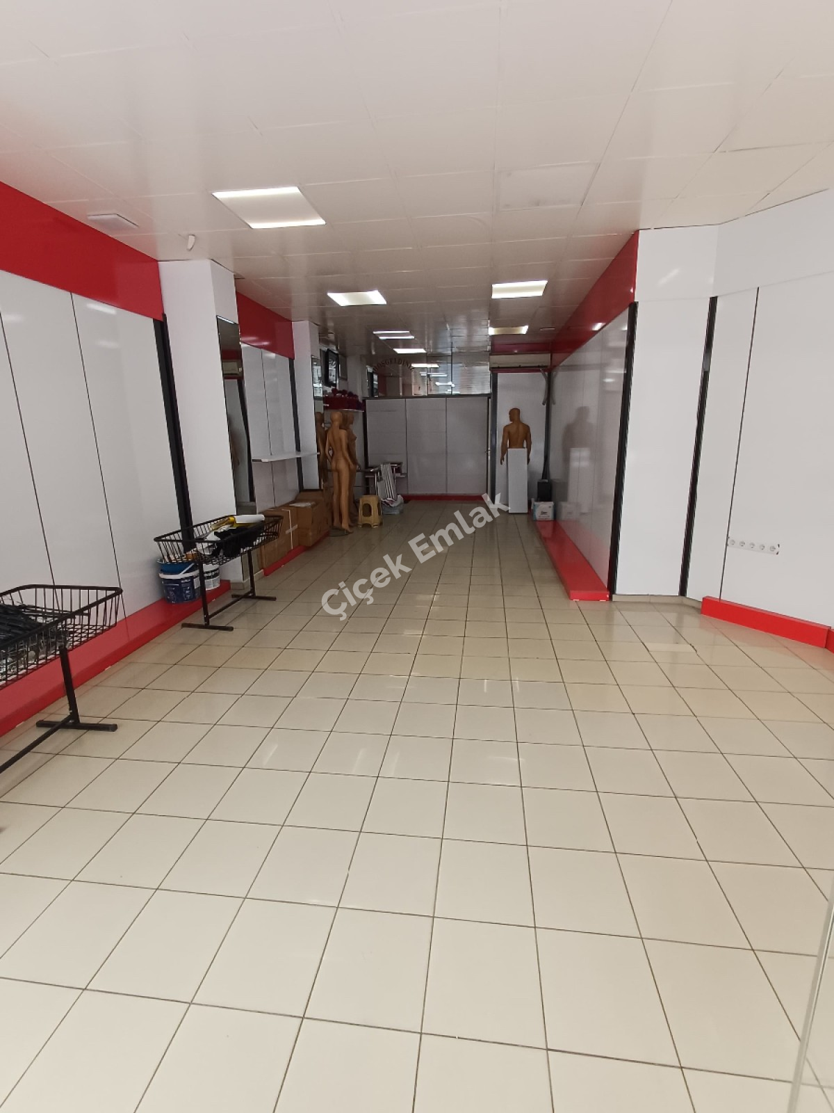 Yeşilpınar Özlem Çarşısına Yakın 140 m2 Kiralık İşyeri