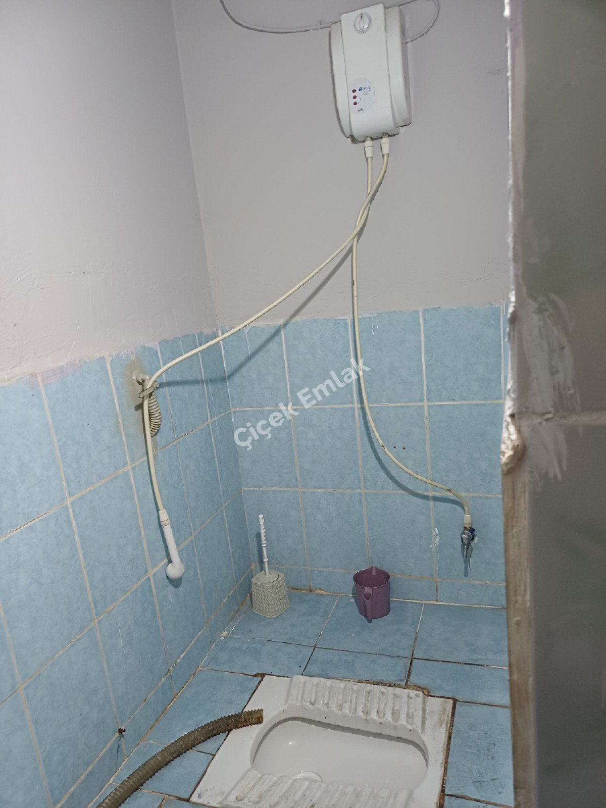 Yeşilpınar İsfanbul Avm'ye Yakın 100 m2 Düz Giriş Kiralık İşyeri