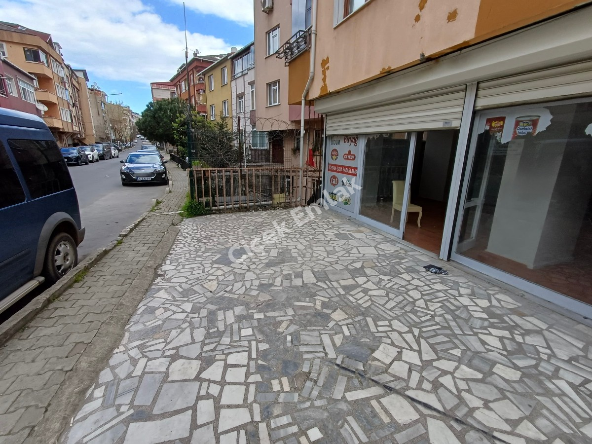 Yeşilpınar İsfanbul Avm'ye Yakın 100 m2 Düz Giriş Kiralık İşyeri