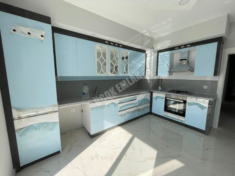 AFYON ÜÇOK EMLAKTAN KANLICA MAH 3+1 110M² SIFIR AYARINDA TEMİZ BAKIMLI KİRALIK DAİRE 