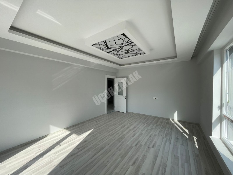 AFYON ÜÇOK EMLAKTAN KANLICA MAH 3+1 110M² SIFIR AYARINDA TEMİZ BAKIMLI KİRALIK DAİRE 
