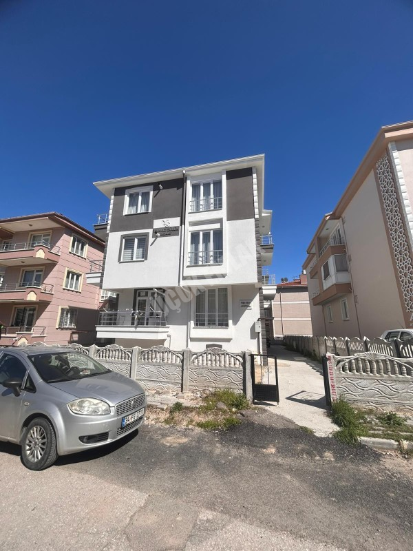 AFYTON ÜÇOK EMLAKTAN FATİH MAH SIFIR AYARINDA 2+1 80M² KİRALIK DAİRE
