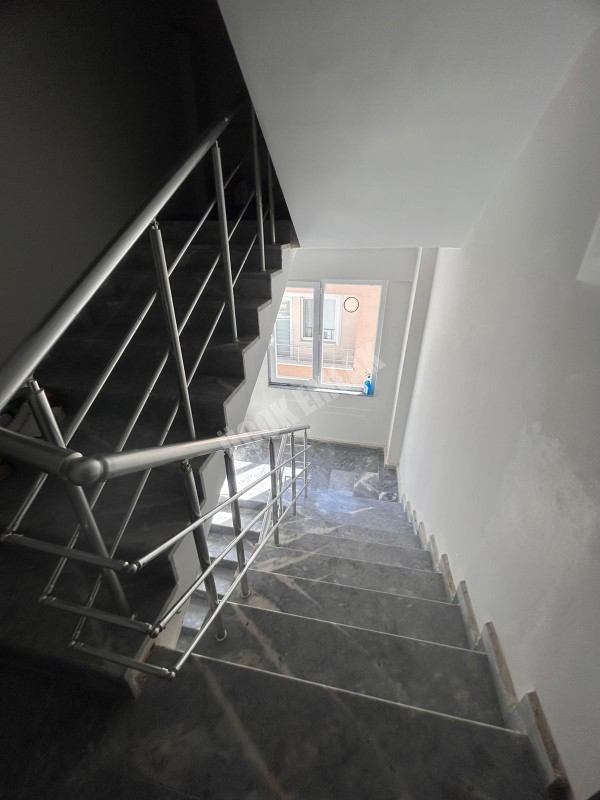 AFYTON ÜÇOK EMLAKTAN FATİH MAH SIFIR AYARINDA 2+1 80M² KİRALIK DAİRE