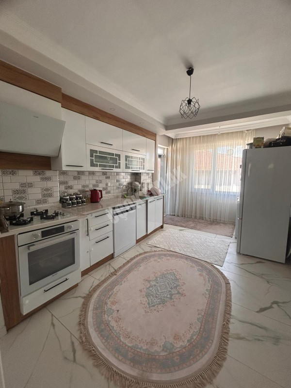 AFYTON ÜÇOK EMLAKTAN FATİH MAH SIFIR AYARINDA 2+1 80M² KİRALIK DAİRE
