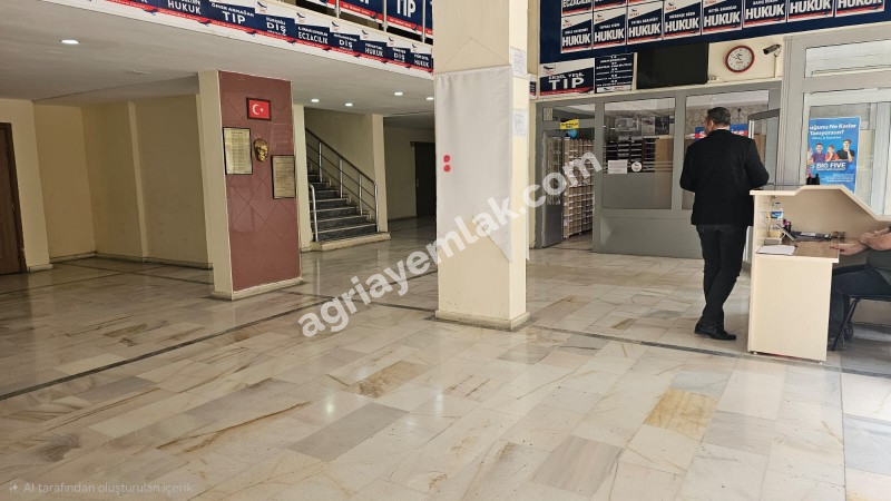 Ağrı Merkezde Satılık Yaklaşık 1500 M2 Kurumsal Kiracılı İş Yeri