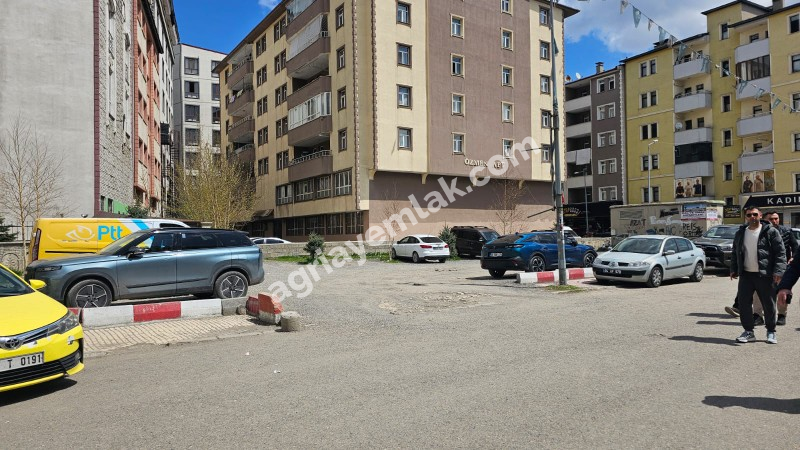Ağrı Merkezde Satılık Yaklaşık 1500 M2 Kurumsal Kiracılı İş Yeri
