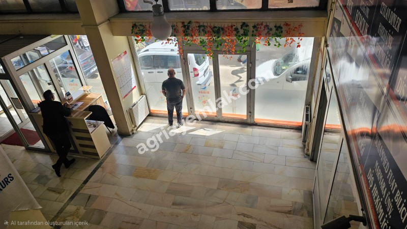 Ağrı Merkezde Satılık Yaklaşık 1500 M2 Kurumsal Kiracılı İş Yeri