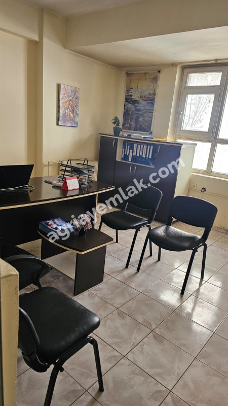 Ağrı Merkezde Satılık Yaklaşık 1500 M2 Kurumsal Kiracılı İş Yeri