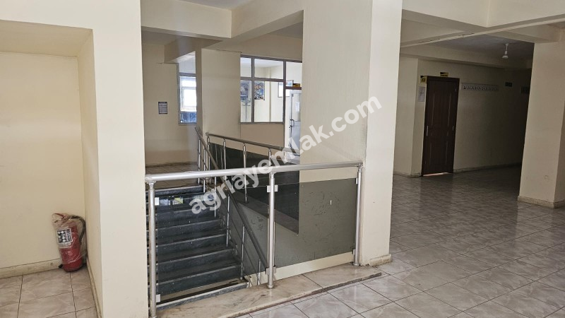 Ağrı Merkezde Satılık Yaklaşık 1500 M2 Kurumsal Kiracılı İş Yeri