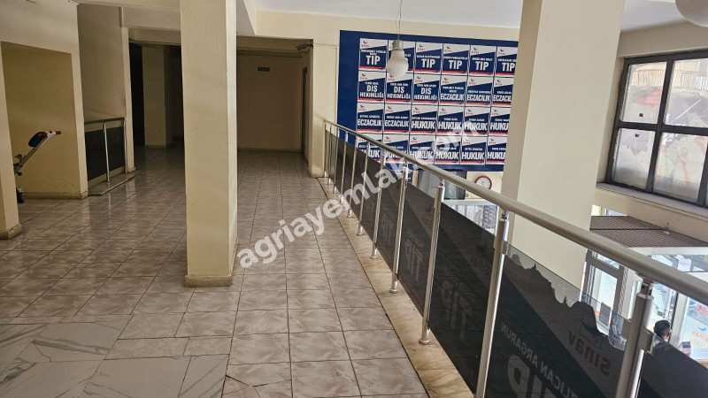 Ağrı Merkezde Satılık Yaklaşık 1500 M2 Kurumsal Kiracılı İş Yeri