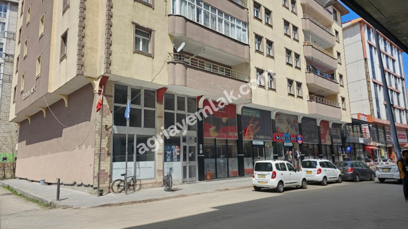 Ağrı Merkezde Satılık Yaklaşık 1500 M2 Kurumsal Kiracılı İş Yeri
