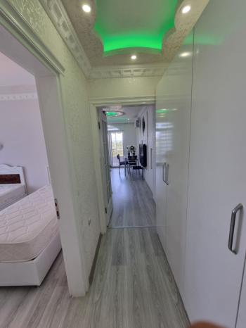 YENİ MAHALLE’DE HAVUZLU SİTE İÇERİSİNDE 2+1 EŞYALI SATILIK DAİRE!