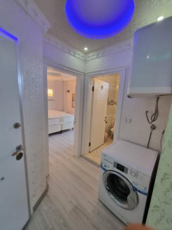 YENİ MAHALLE’DE HAVUZLU SİTE İÇERİSİNDE 2+1 EŞYALI SATILIK DAİRE!