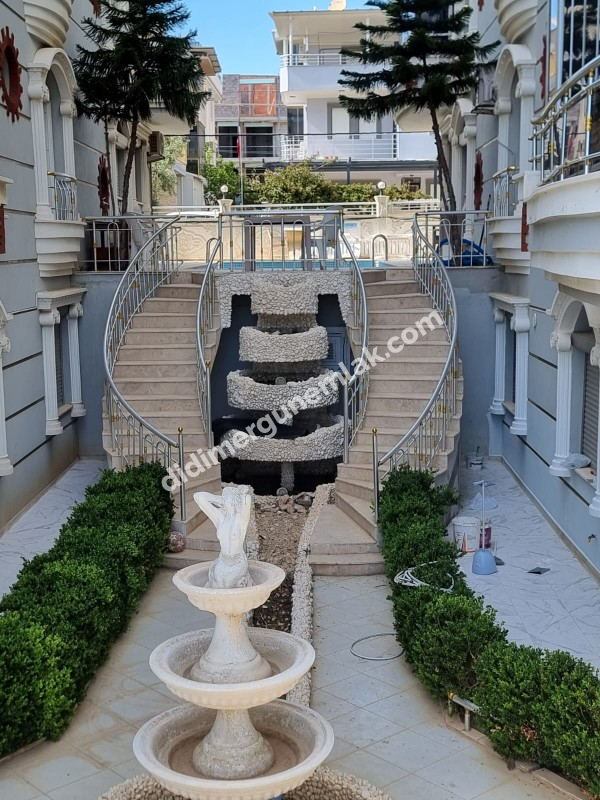 YENİ MAHALLE’DE HAVUZLU SİTE İÇERİSİNDE 2+1 EŞYALI SATILIK DAİRE!