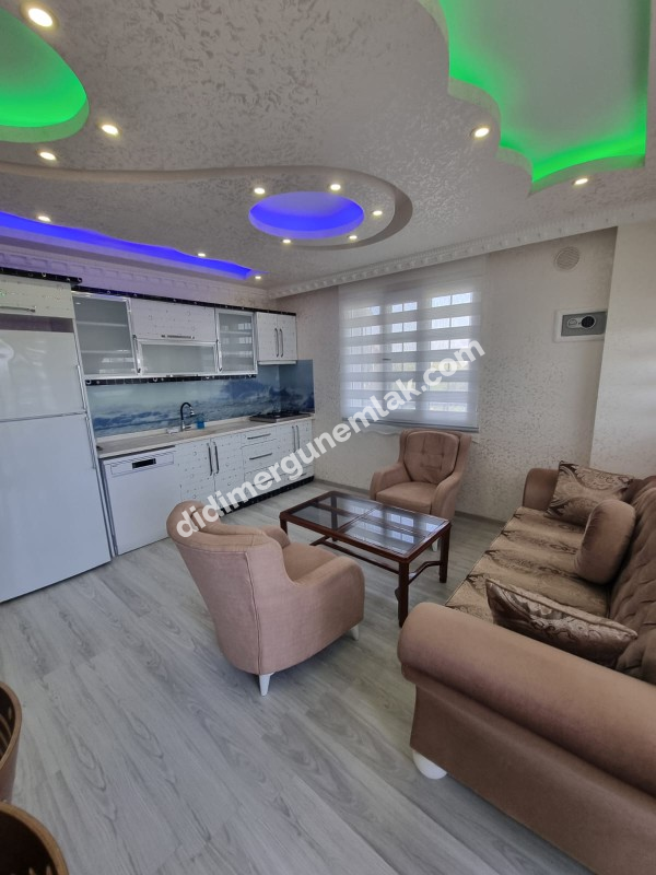 YENİ MAHALLE’DE HAVUZLU SİTE İÇERİSİNDE 2+1 EŞYALI SATILIK DAİRE!