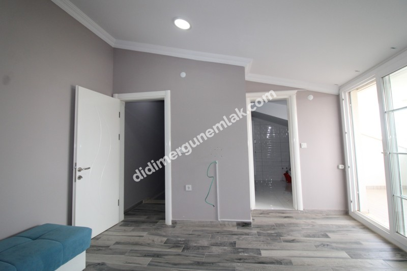 ALTINKUM MAHALLESİ’NDE DENİZE YÜRÜME MESAFESİNDE 3+1 MÜSTAKİL BAHÇELİ SATILIK VİLLA