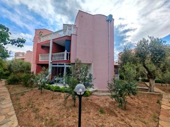 Didim Akbük Özpınar Sitesi’nde Denize 150 m, 3+1 Villa