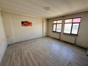 GÜVENAY - ÇORUM KARAKEÇİLİ CAMİİ KARŞISI 2+1 KİRALIK DAİRE